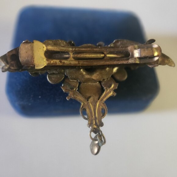 Angelic Vintage Metal, Antique Style Hair Clip with 5 black stones & a heart - Picture 3 of 3